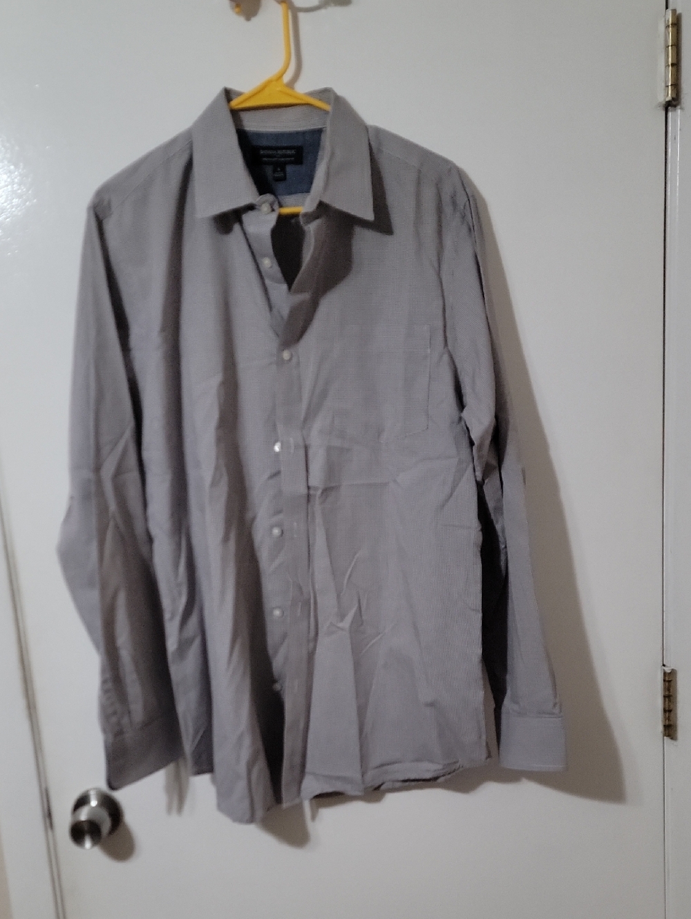 Banana Republic Men's Slim Fit Check Button-Up in Black and White